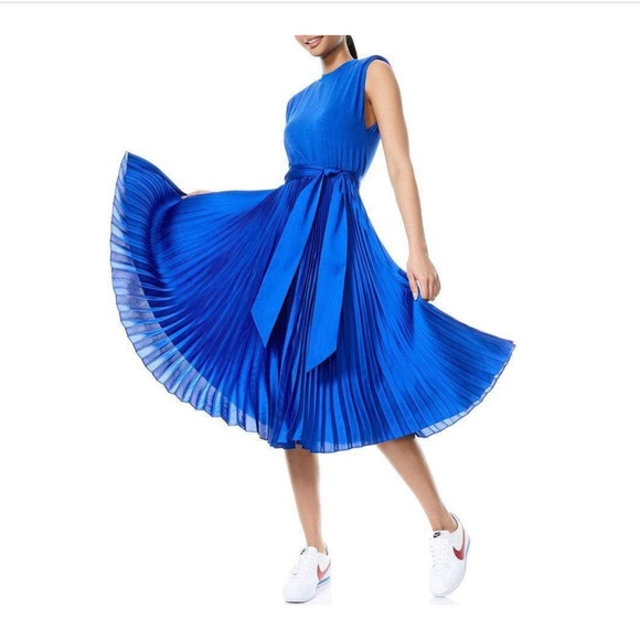 Alice + Olivia Dresses & Skirts - Alice + Olivia Yuki Strong-Shoulder Midi Dress, Size 0, NWT